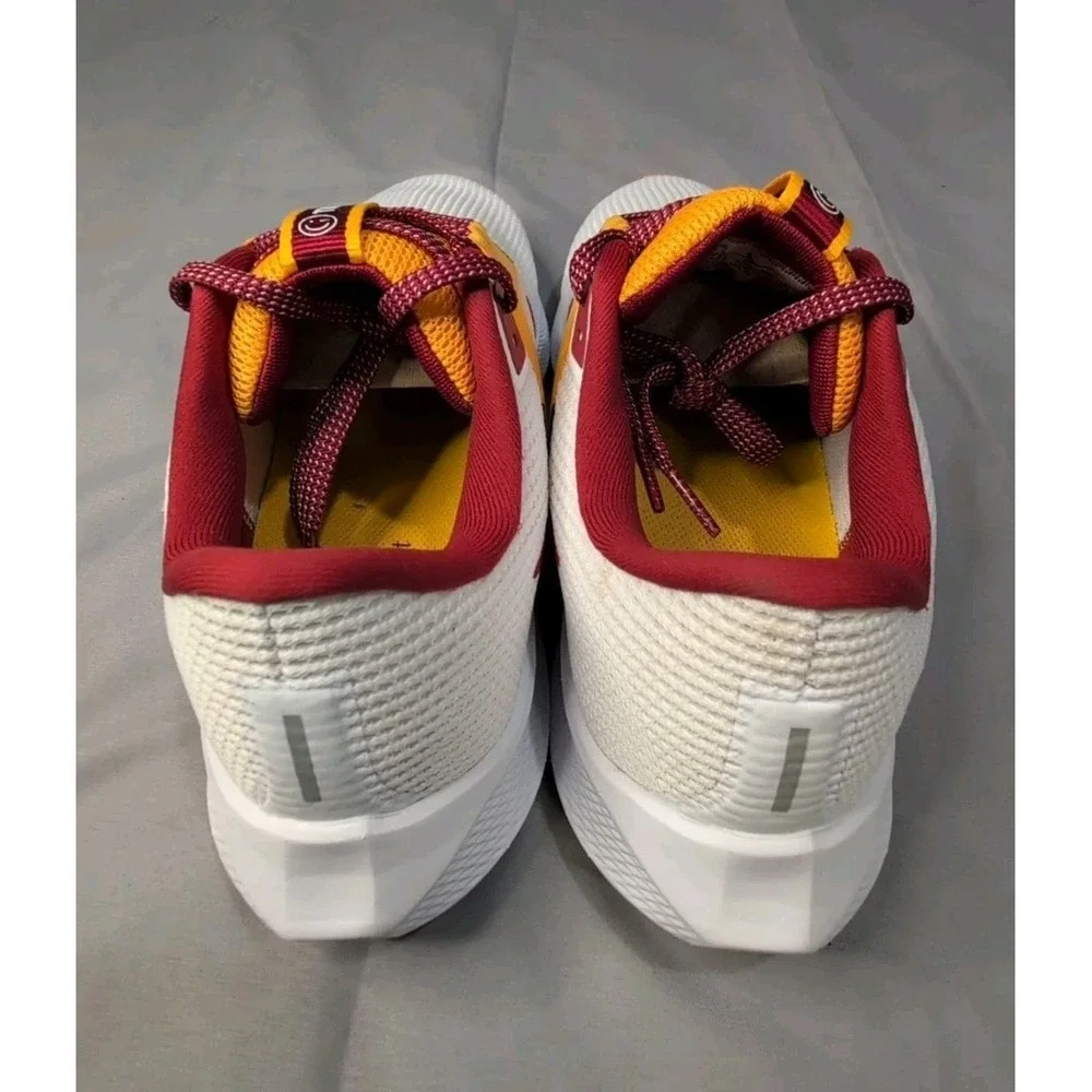 Nike Zoom Pegasus 40 USC Official‎ USC Trojans Issued Running Shoes 9.5 NWOB